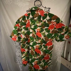 MENS..VTG. “SUPER MASSIVE” BUTTON-UP  FLAMINGO HAWAIIAN SHIRT SLEEVE SHIRT..SZ.L